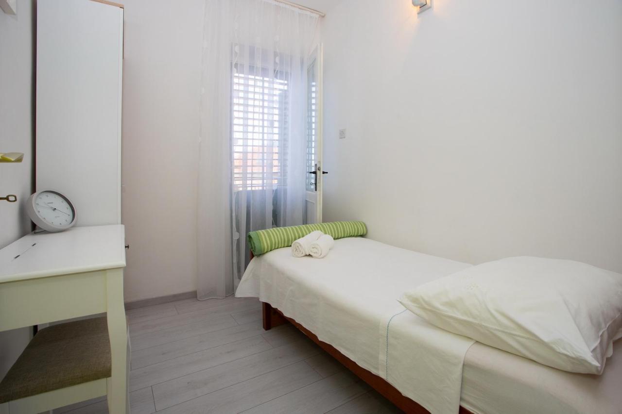 Apartment Nola Podgora Exterior foto